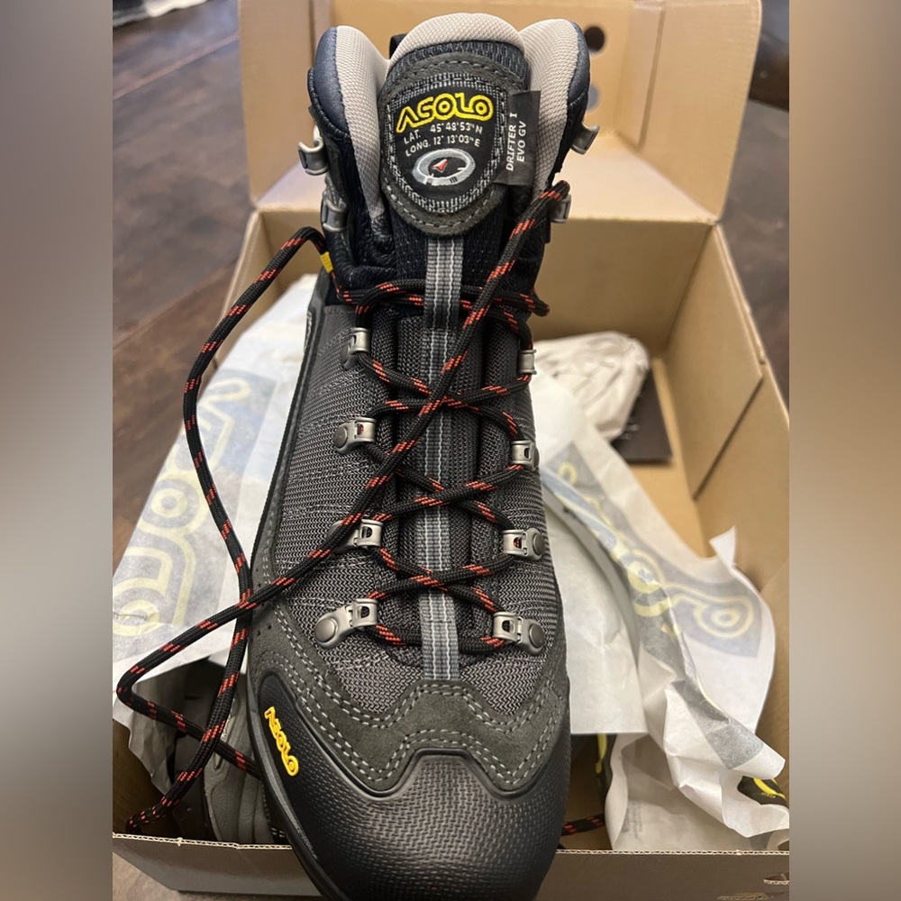 Men’s Asolo Drifter size 9.5